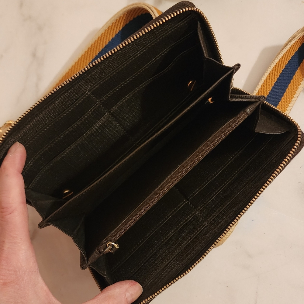 Authentic Handpainted Gucci Zip-Around Continental Wallet in GG Supreme Canvas - Picture 8 of 15